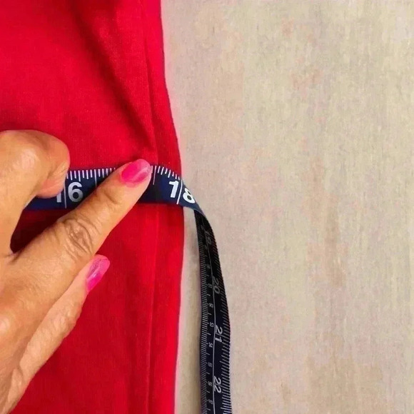 True Religion Red Juniors Sz XL (18-20) Short Sleeve T-Shirt MCM Retro Stretch - Picture 8 of 9